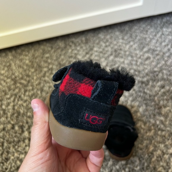 Ugg Baby Black Red Plaid Pritchard Boots Infant Newborn Size 0/1 - Picture 8 of 16